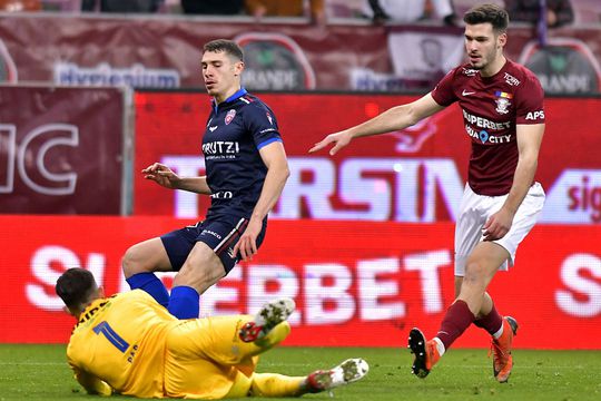 Robert Stănici, în dreapta, în singurul meci pe care l-a jucat în Liga 1 // foto: Imago Images