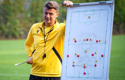 Fanii lui Dinamo au văzut „primul” 11 și l-au luat la întrebări pe Burcă: „Continuăm experimentele! Să sperăm că îi iese, că dacă nu...”