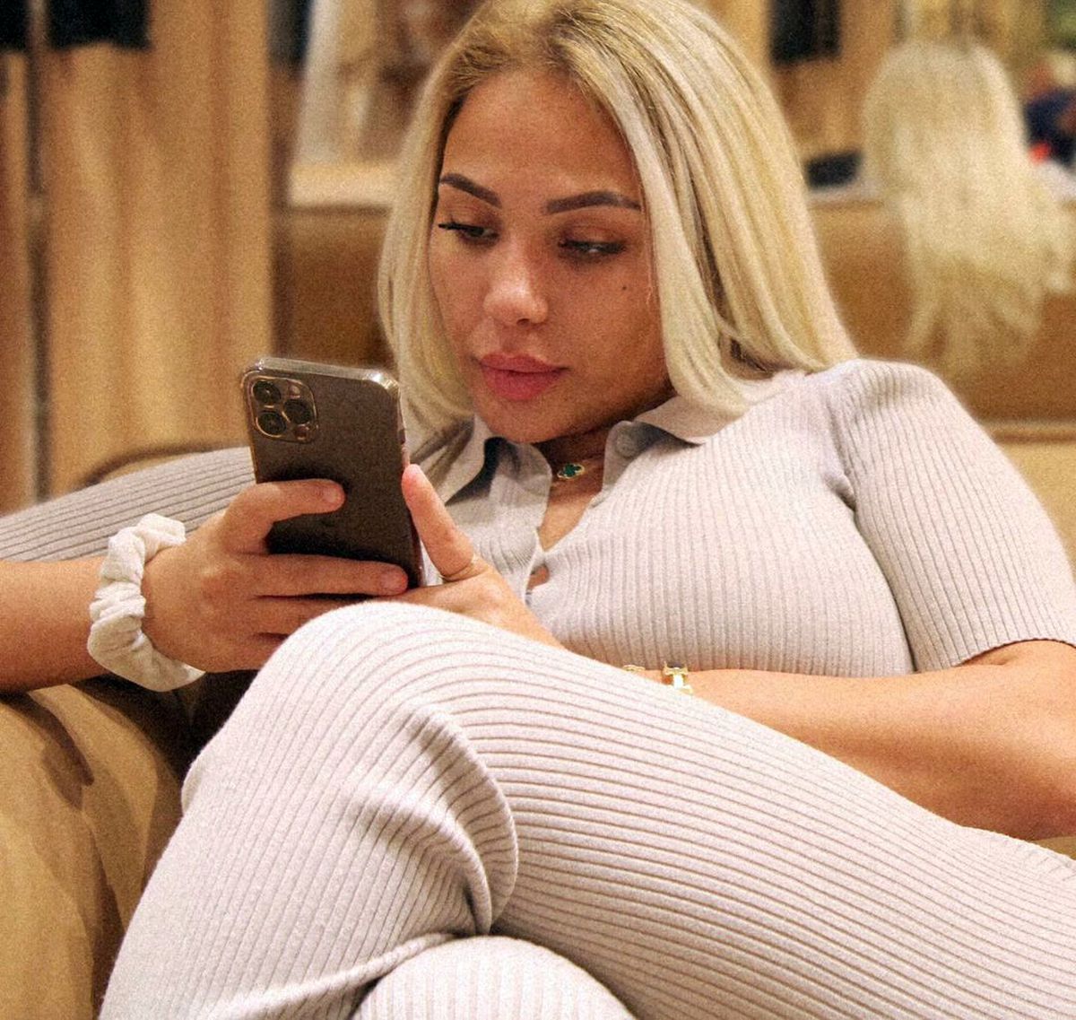 Soția lui Dawa a făcut show, după ce fotbalistul a fost abuzat rasial: „Mai bine verificați-vă iubitele. Fetelor din România le place «negrul» meu” + S-a legat de cazul Colțescu