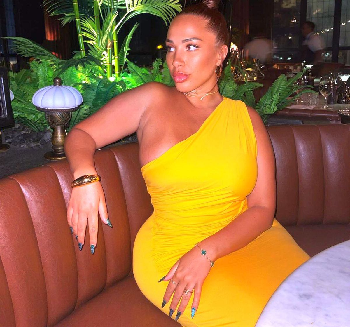 Soția lui Dawa a făcut show, după ce fotbalistul a fost abuzat rasial: „Mai bine verificați-vă iubitele. Fetelor din România le place «negrul» meu” + S-a legat de cazul Colțescu