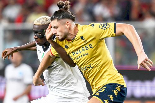 Newcastle vrea să-și întărească defensiva și l-a prins pe radar pe Radu Drăgușin (21 de ani). Genoa poate să încheie o mare afacere, presa engleză scriind despre un eventual transfer la iarnă al fundașului român.