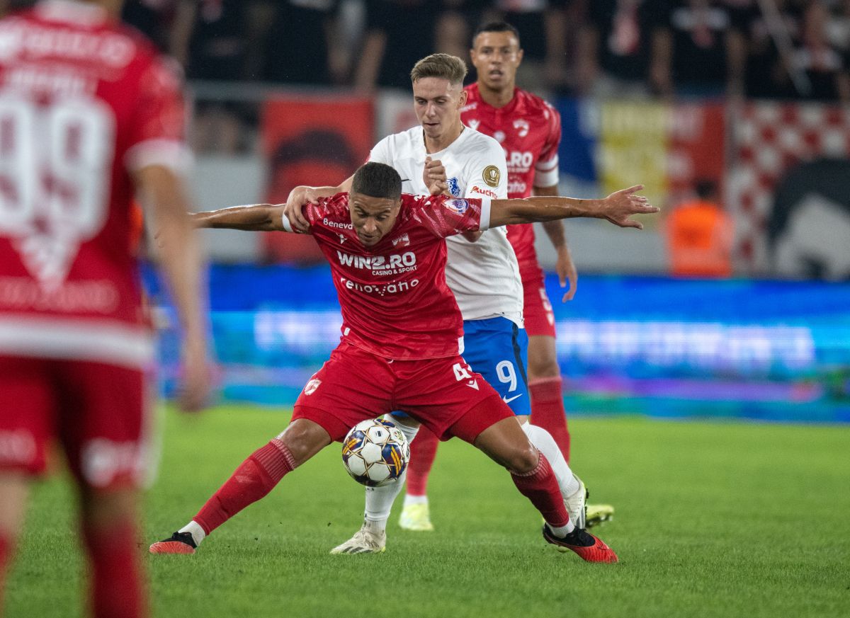 Cele mai spectaculoase imagini de pe Arcul de Triumf, la Dinamo - Farul