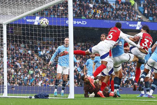 Gabriel Magalhaes, fundașul central a lui Arsenal, a marcat cu capul în derby-ul cu Manchester City, la căpătul unei scheme care a surprins apărarea adversă/ FOTO Imago Images