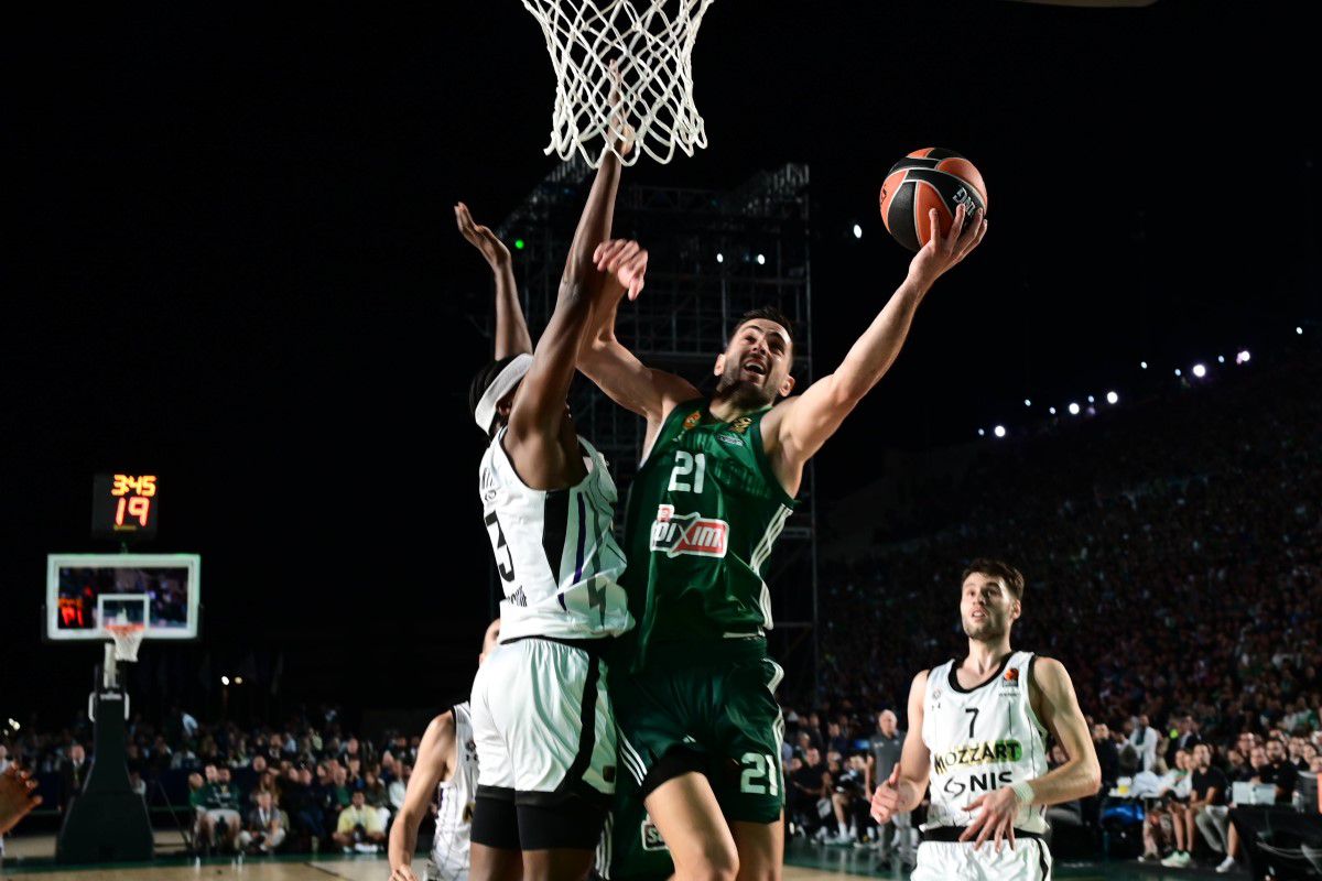 Au făcut ca legendarul stadion să TREMURE! 50.000 de oameni au urmărit în aer liber Panathinaikos - Partizan. Imagini incredibile