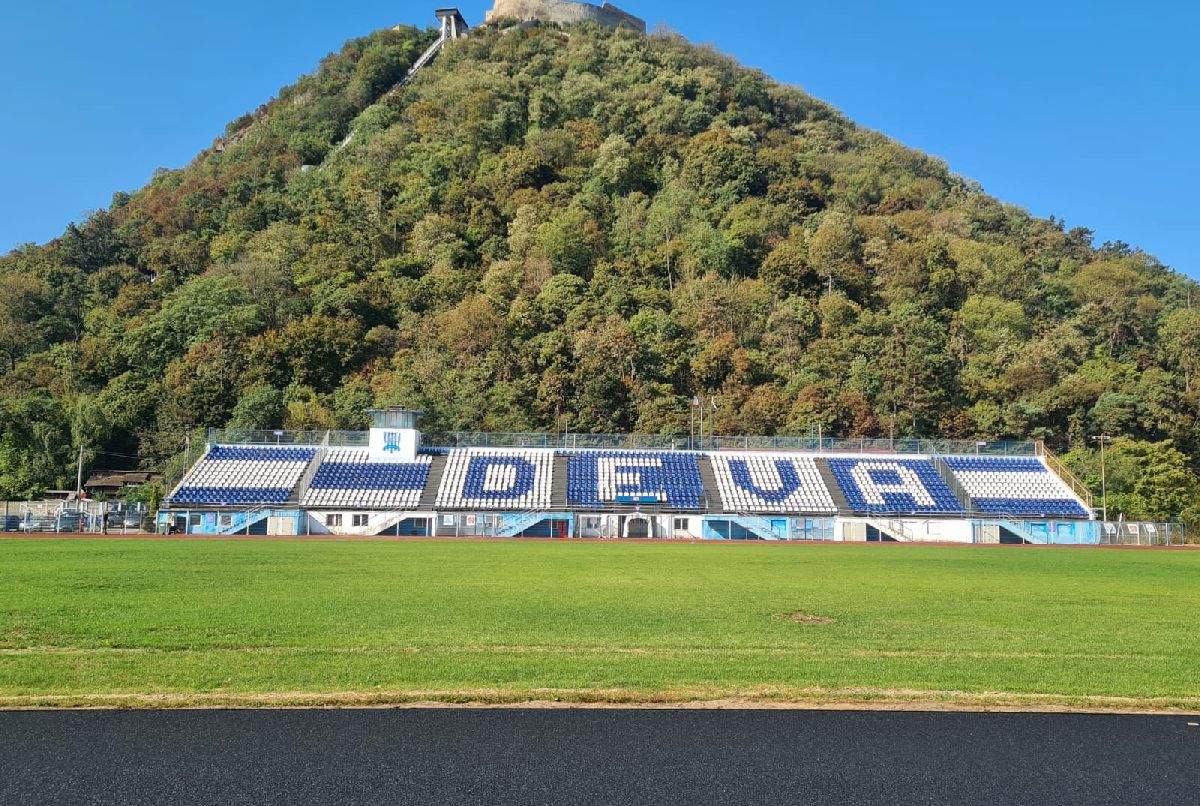 Lucrările la pista de atletism de la Deva durează de 4 ani și încă nu s-au terminat! Vizită GSP pe bătrânul stadion „Cetate”