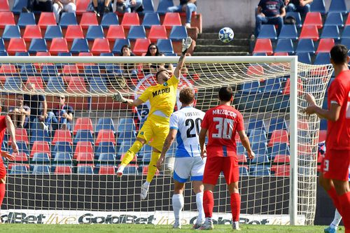 Horațiu Moldovan, în acțiune în Cosenza - Sassuolo // foto: Imago Images