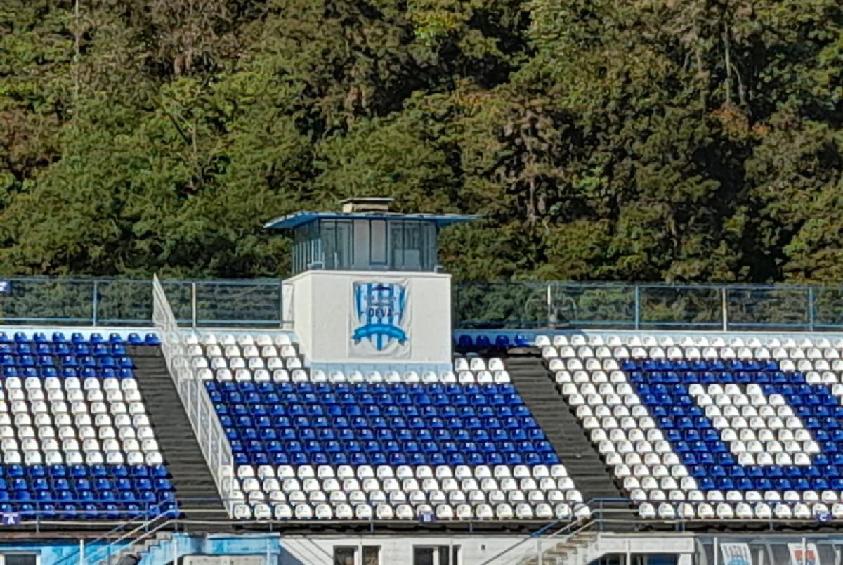 Inimaginabil! Lucrările la „cea mai modernă pistă de atletism din țară” durează de PATRU ani și nu s-au terminat nici azi! GSP a intrat pe stadionul pitoresc din România: nici codrul nu mai crede că proiectul va fi finalizat!