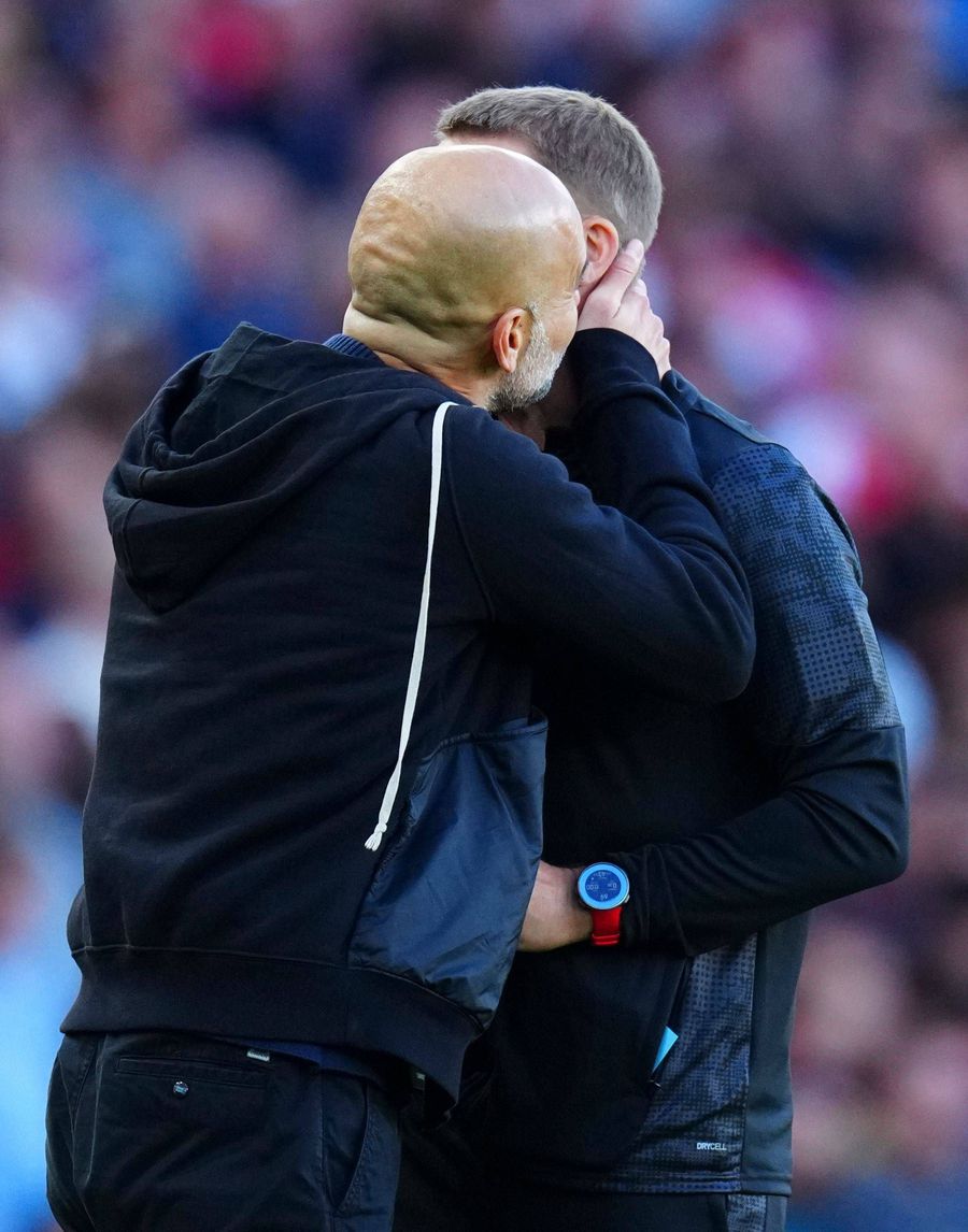 Gestul neașteptat al lui Pep Guardiola care s-a viralizat rapid » Ce i-a făcut arbitrului de rezervă