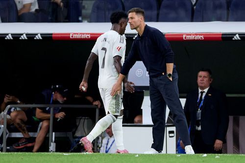 Vinicius jr are viață grea la Real Madrid cu antrenorul Xabi Alonso / Foto: Imago