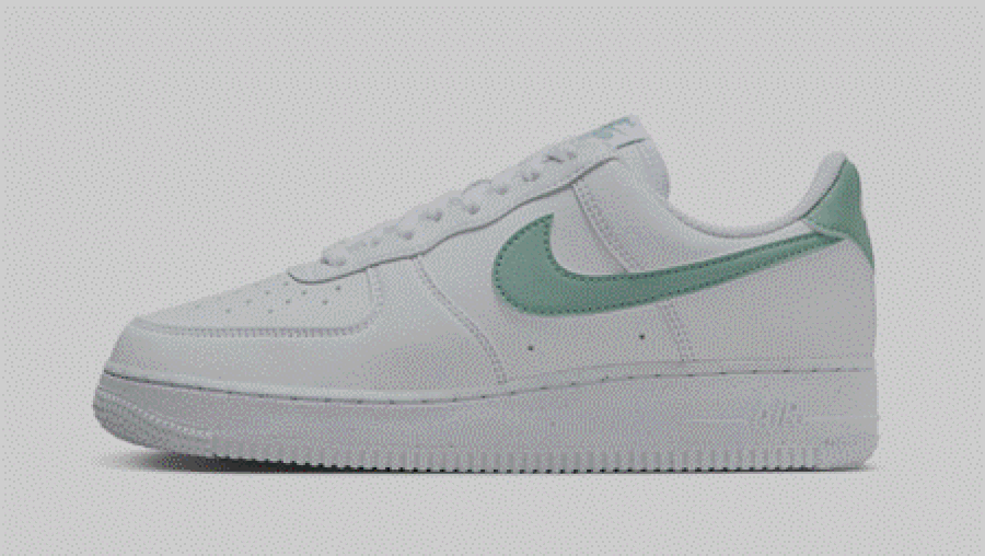 Sneakersi albi – cum să îi purtați ca să vă scoată în evidență