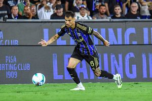 Marius Marin a fost titular în Napoli - Pisa » Înlocuitorul lui a marcat în minutul 90