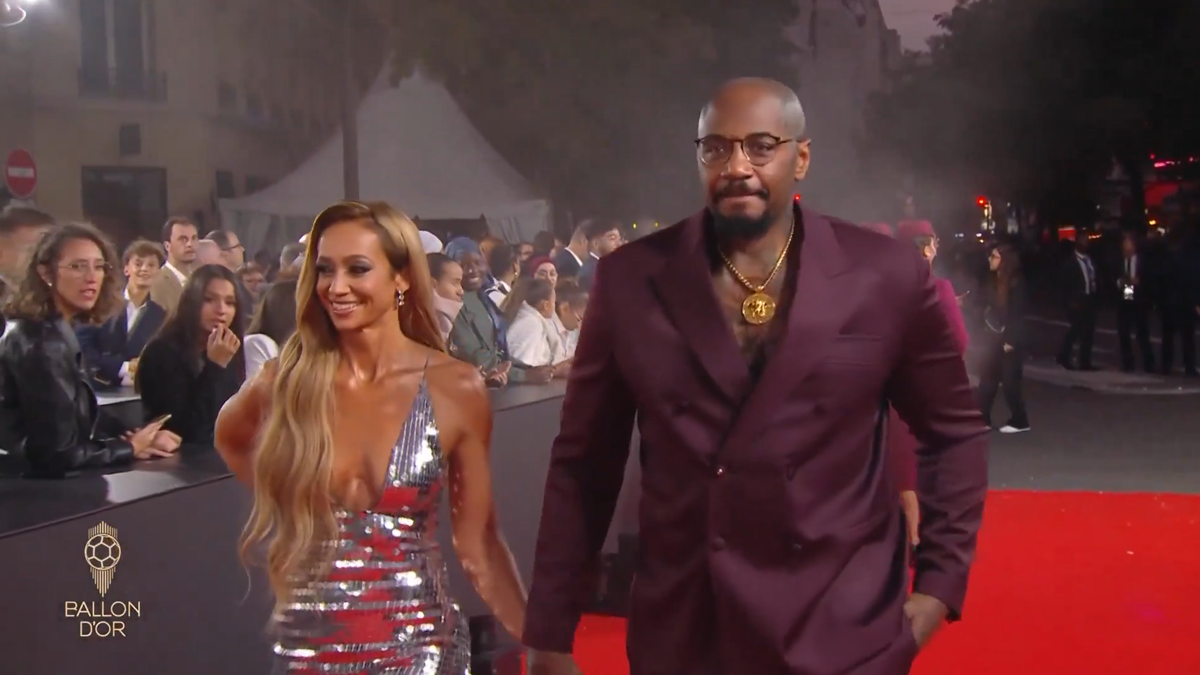 A furat toate privirile la Gala Balonului de Aur » Apariție răvășitoare pe covorul roșu și pe scenă