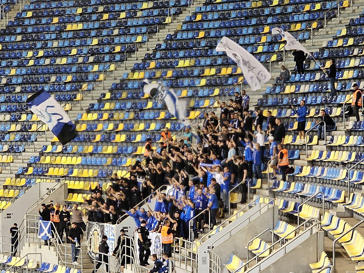 Războiul galeriilor în Dinamo - Farul » „Câinii” le-au aflat mesajul constănțenilor și i-au ironizat