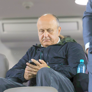 Dan Șucu și oficialii Rapidului, împietriți la oficială // foto: Ionuț Iordache (GSP)