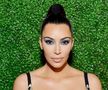 FOTO Banii lui Kim Kardashian au salvat o echipă de fotbal » Clubul Leeds i-a sărit în ajutor
