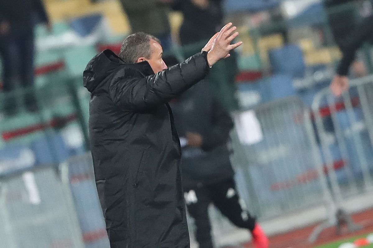 Dan Petrescu, despre un jucător esențial al lui CFR Cluj: „Vrea să facă lucruri de care nu e capabil. Nu a jucat bine”