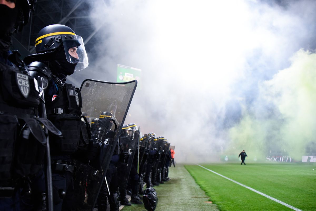 St. Etienne - Angers. Ligue 1 = HAOS! Ultrașii au amânat startul meciului