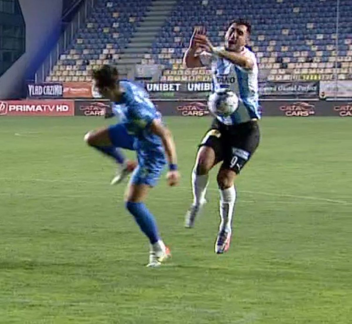 „Hoții, hoții” » Decizie de neînțeles în Chindia - CSU Craiova! Ce a văzut arbitrul?