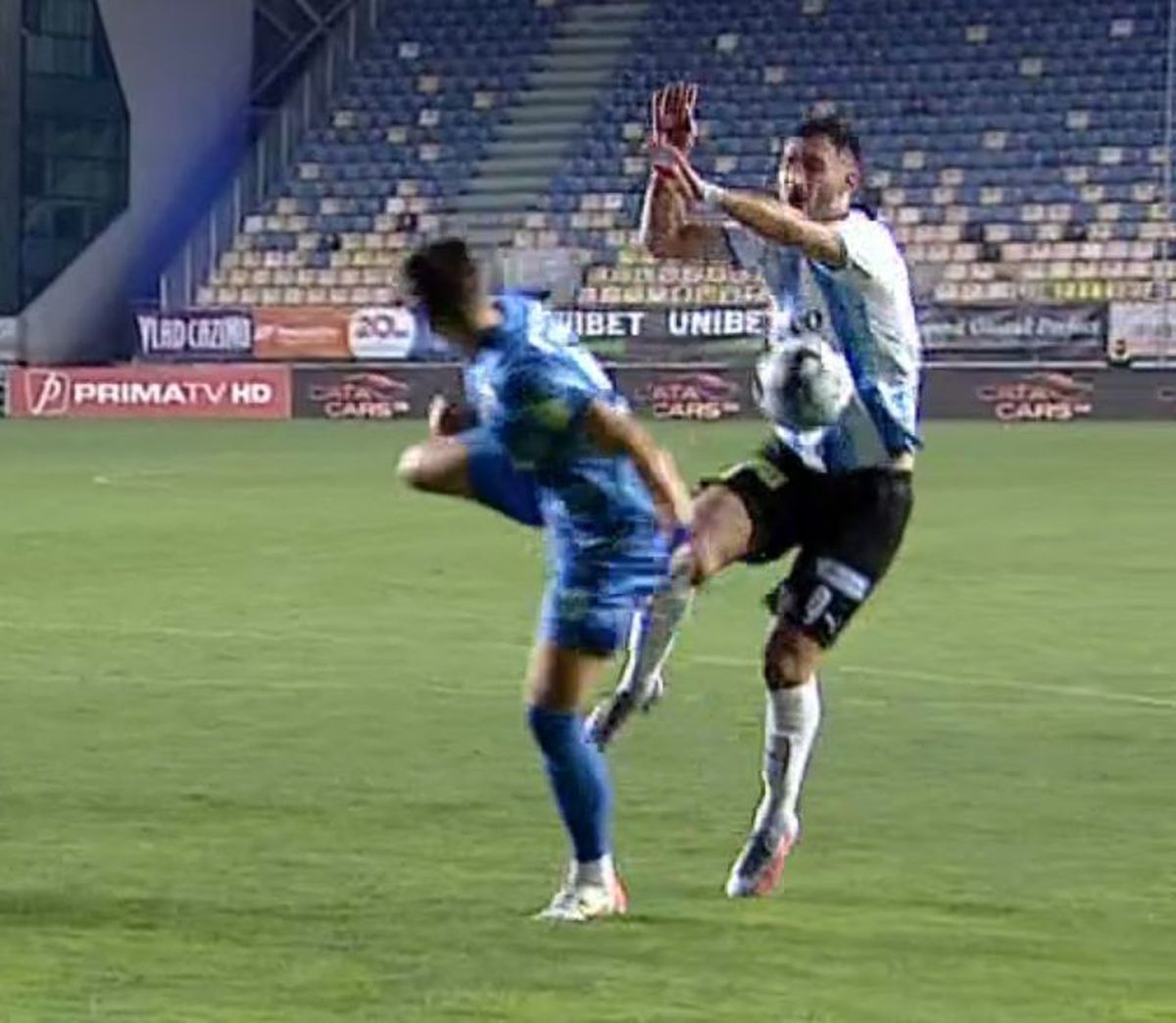 „Hoții, hoții” » Decizie de neînțeles în Chindia - CSU Craiova! Ce a văzut arbitrul?