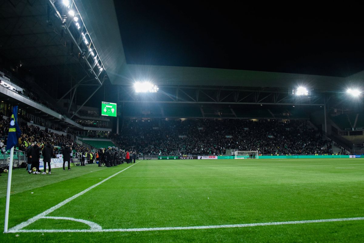 Ligue 1 = HAOS! Ultrașii au intrat pe teren și au făcut prăpăd » Decizia Ligii