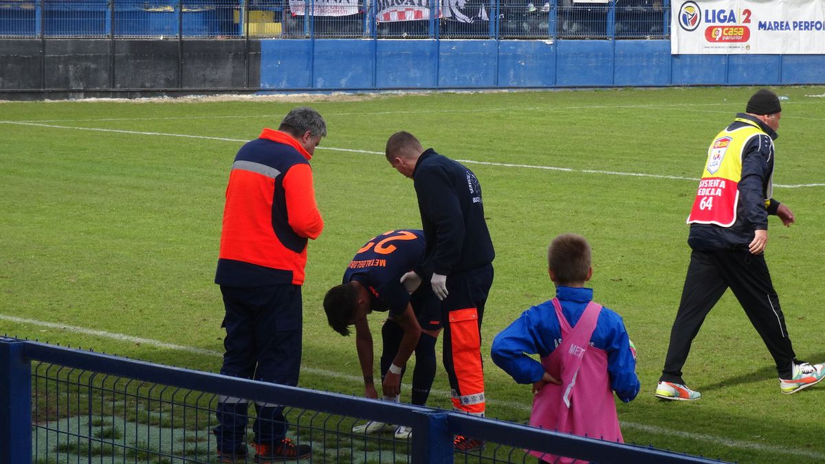 FOTO Metalogobus - Dinamo, 3 detalii, accidentări, sânge, ambulanța pe teren 22.11.2022