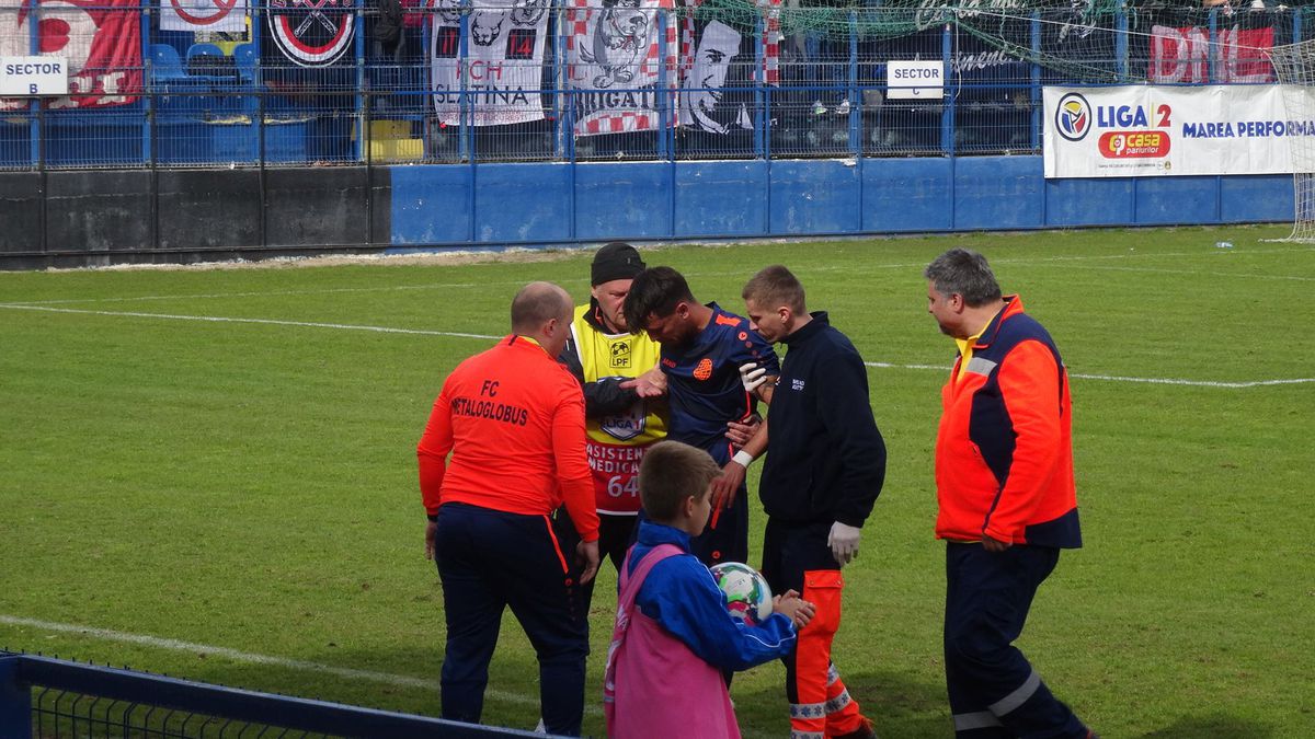 FOTO Metalogobus - Dinamo, 3 detalii, accidentări, sânge, ambulanța pe teren 22.11.2022