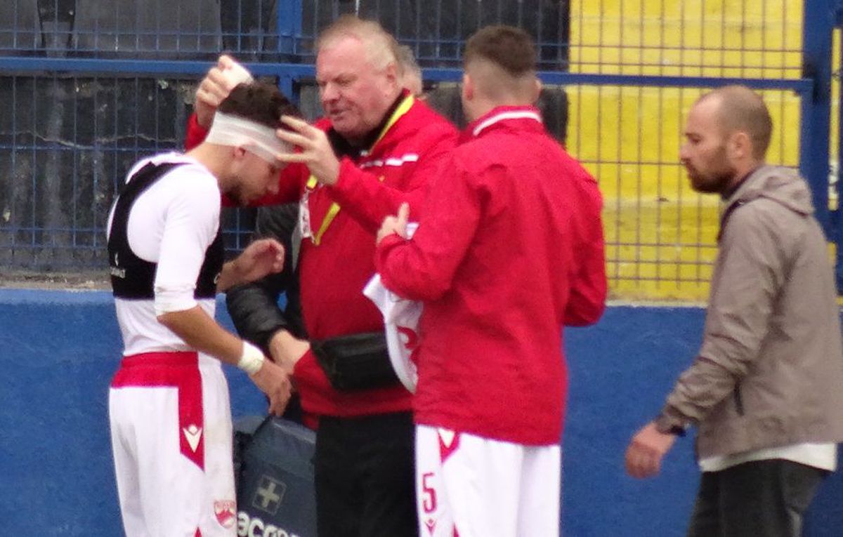 FOTO Metalogobus - Dinamo, 3 detalii, accidentări, sânge, ambulanța pe teren 22.11.2022