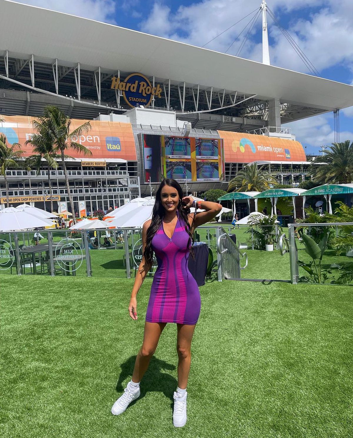 Cea mai sexy influenceriță din tenis a vorbit despre Simona Halep: „Asta sper să se întâmple”