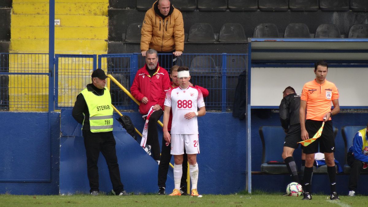 FOTO Metalogobus - Dinamo, 3 detalii, accidentări, sânge, ambulanța pe teren 22.11.2022