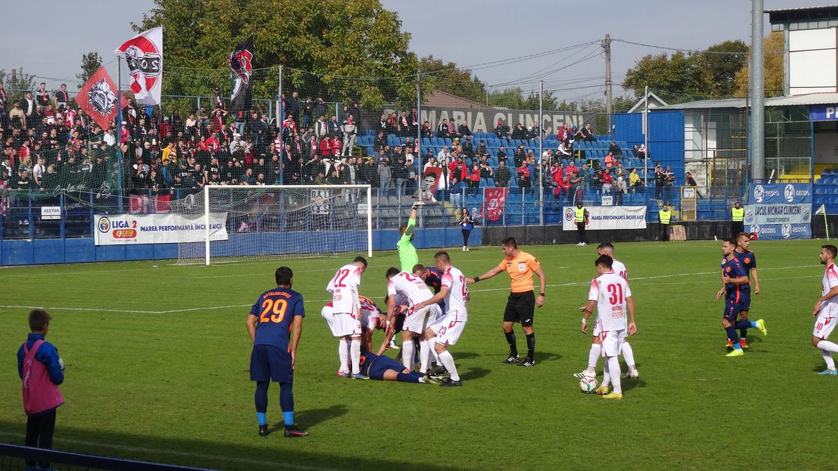 FOTO Metalogobus - Dinamo, 3 detalii, accidentări, sânge, ambulanța pe teren 22.11.2022