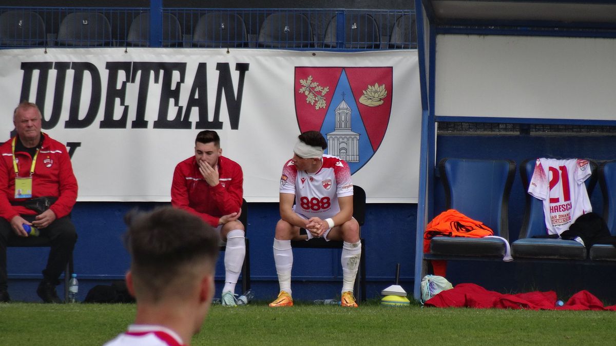 FOTO Metalogobus - Dinamo, 3 detalii, accidentări, sânge, ambulanța pe teren 22.11.2022