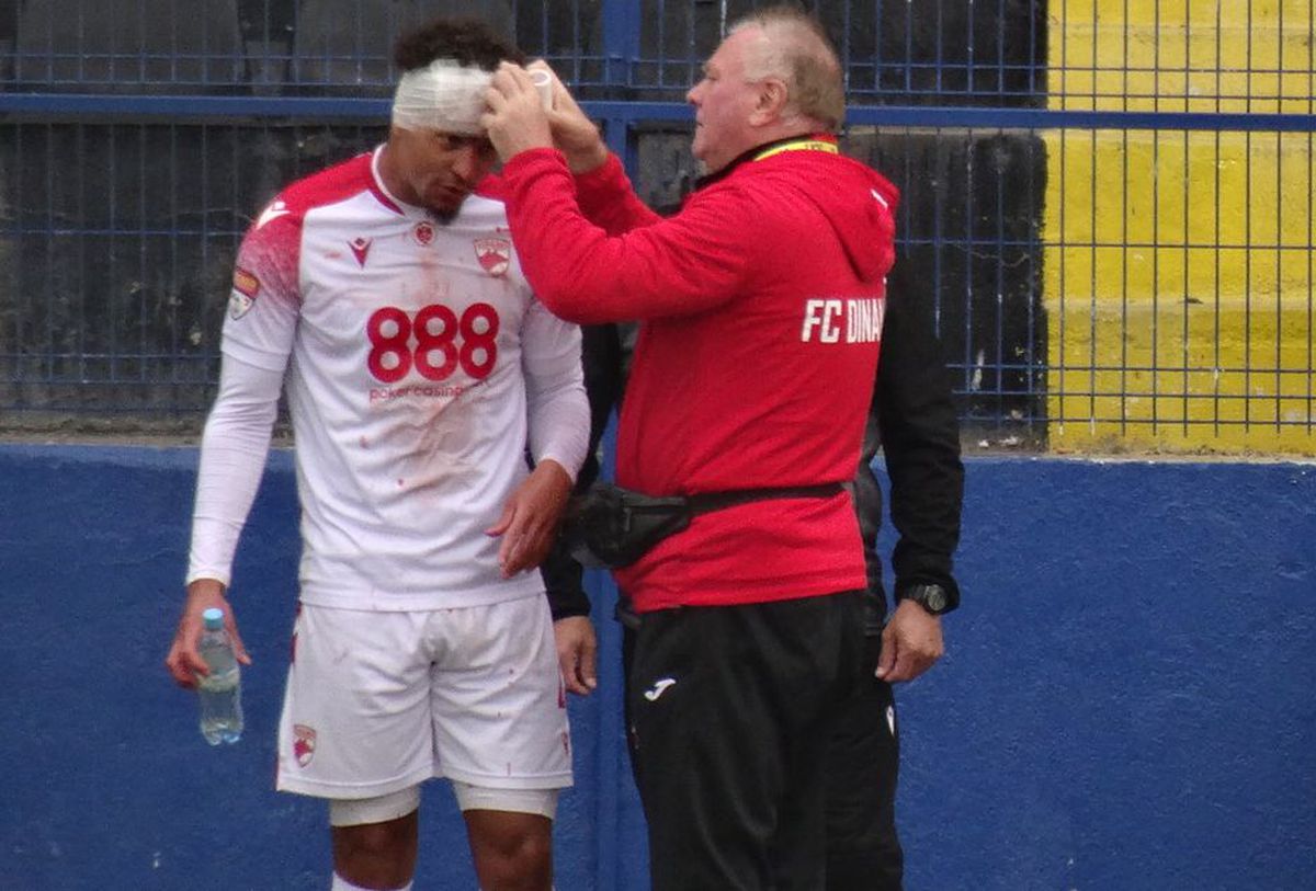 FOTO Metalogobus - Dinamo, 3 detalii, accidentări, sânge, ambulanța pe teren 22.11.2022