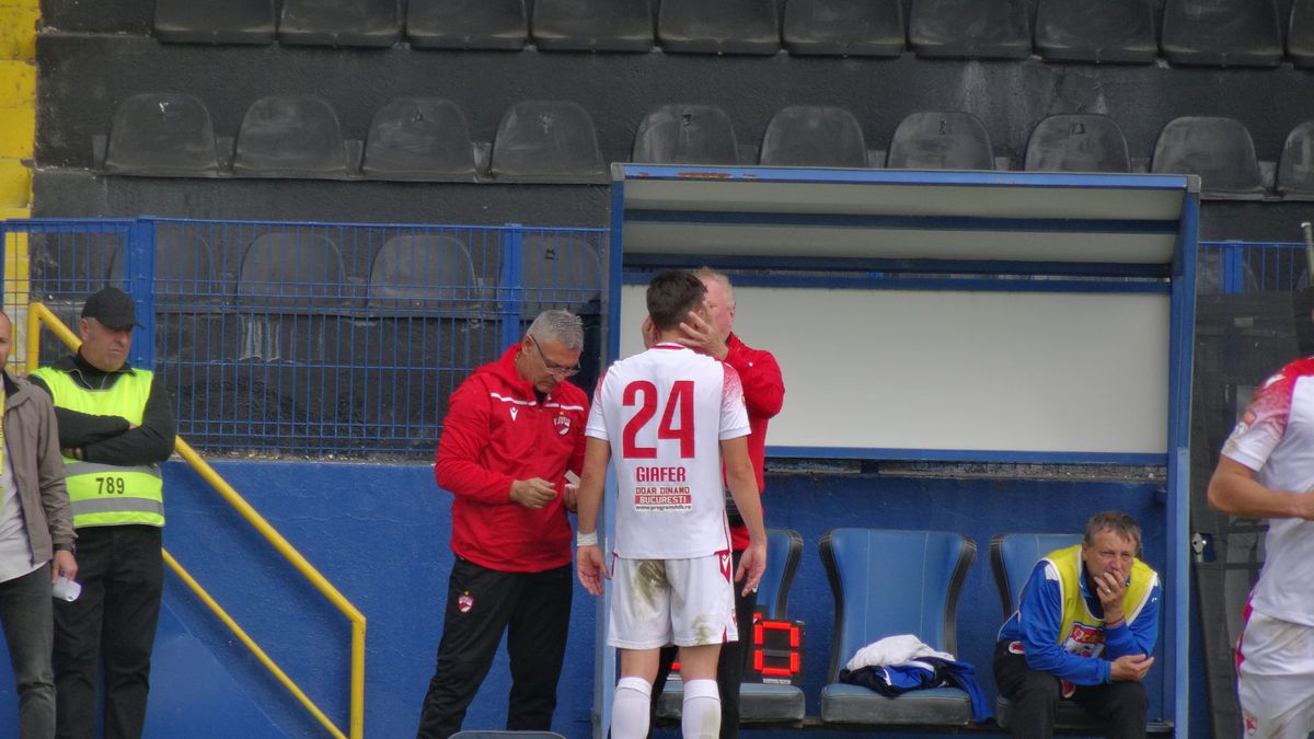 FOTO Metalogobus - Dinamo, 3 detalii, accidentări, sânge, ambulanța pe teren 22.11.2022