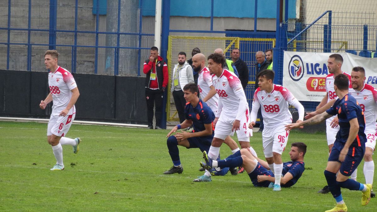 Ce spune șeful de la Dinamo, după ce fanii au început să strângă bani pentru salarii: „Nu sunt întârzieri mari”