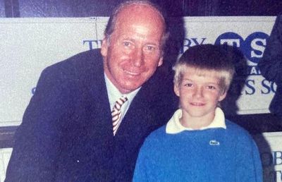 David Beckham, mesaj emoționant după decesul lui Sir Bobby Charlton: „Ești motivul pentru care am avut oportunitatea să joc pentru Manchester”