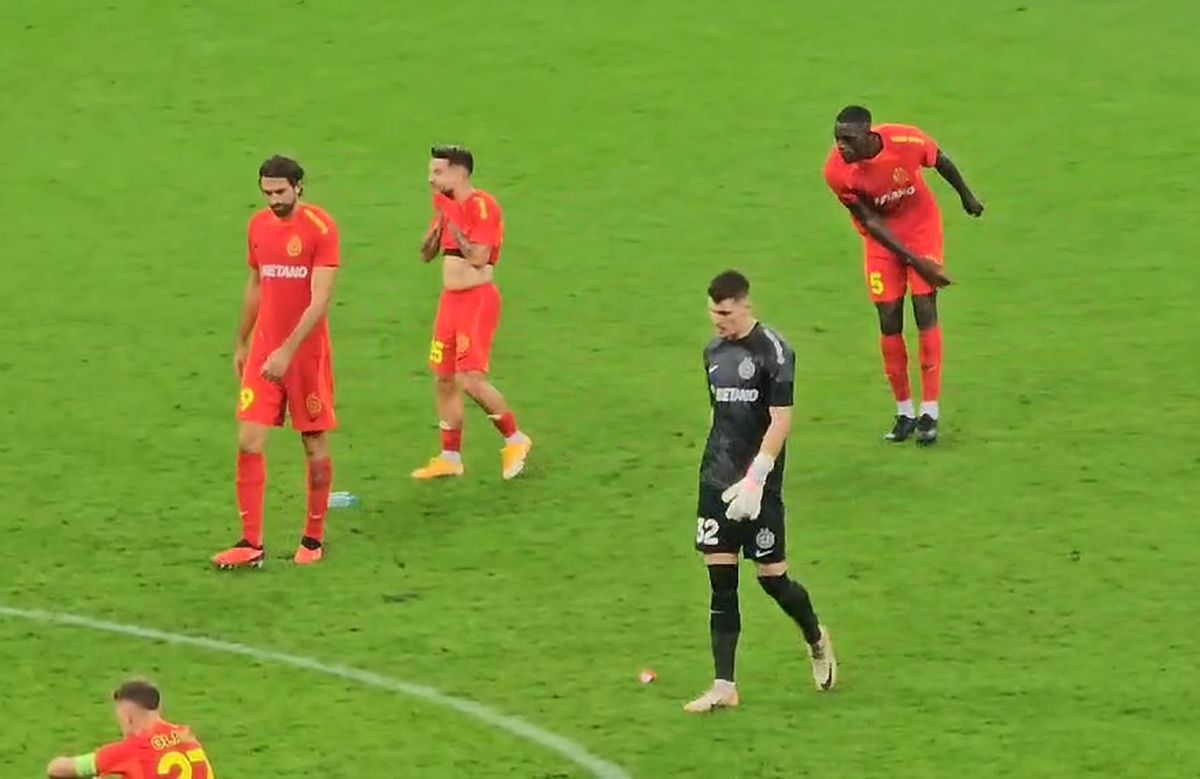 Prăbușiți! Cum au reacționat jucătorii de la FCSB, imediat după egalul cu Voluntari + gestul făcut de Dawa în direcția lui Băluță