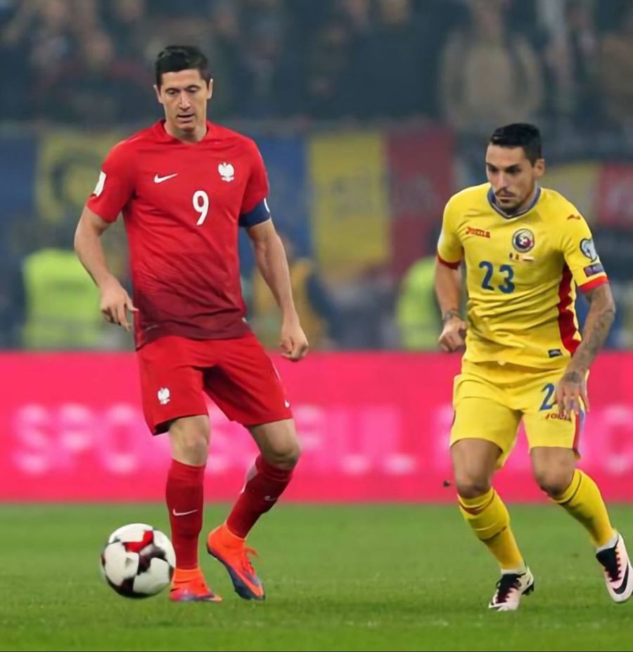 Nicolae Stanciu și Robert Lewandowski în România - Polonia // FOTO: Instagram Ne-au bătut, acum au ratat calificarea directă » Opt „naționale” care au trecut de România în ultimii 7 ani au ratat momentan prezența la Euro 2024