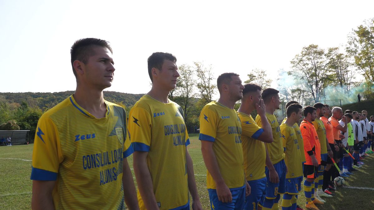 Echipa lui George Simion din Aluniș face show » „Ne cinstim în timpul meciului” + Preotul n-a mai putut să ajute financiar: „Noi îți dăm bani pe lumânări, tu-i iei și-i dai la fotbal?!”