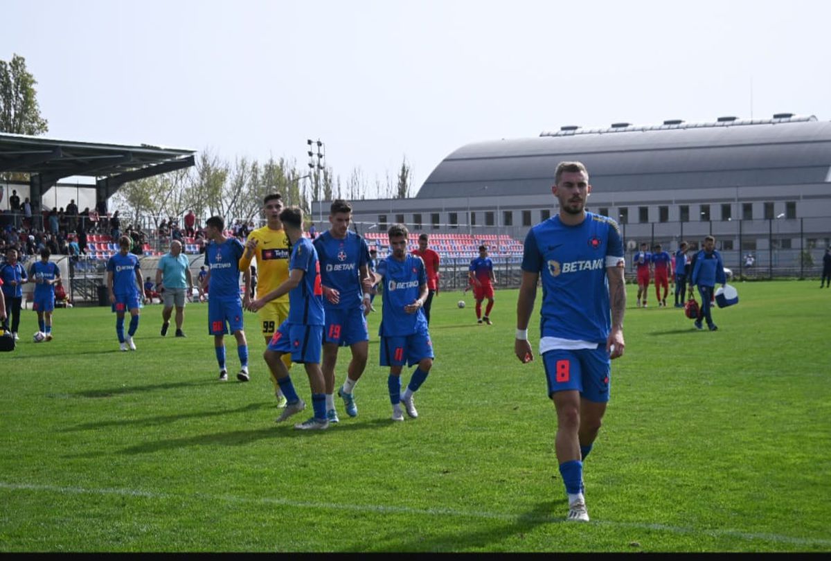 Scandal în Liga de Tineret » Ultrașii de la CSA Steaua i-au înjurat pe juniorii de la FCSB