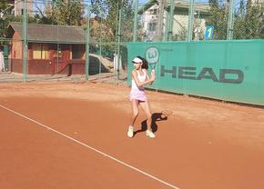 Adolescenta de 14 ani care se pregătește să cucerească lumea tenisului! Maria Pop va participa la Turneul Campioanelor și va juca la „Orange Bowl”