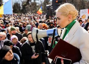 „Se vor transfera pe card!” » Marina Tauber, fosta șefă a Federației de Tenis, filmată când le explică activiștilor din Republica Moldova când vor primi bani din Rusia: „E vorba de lunile de campanie”