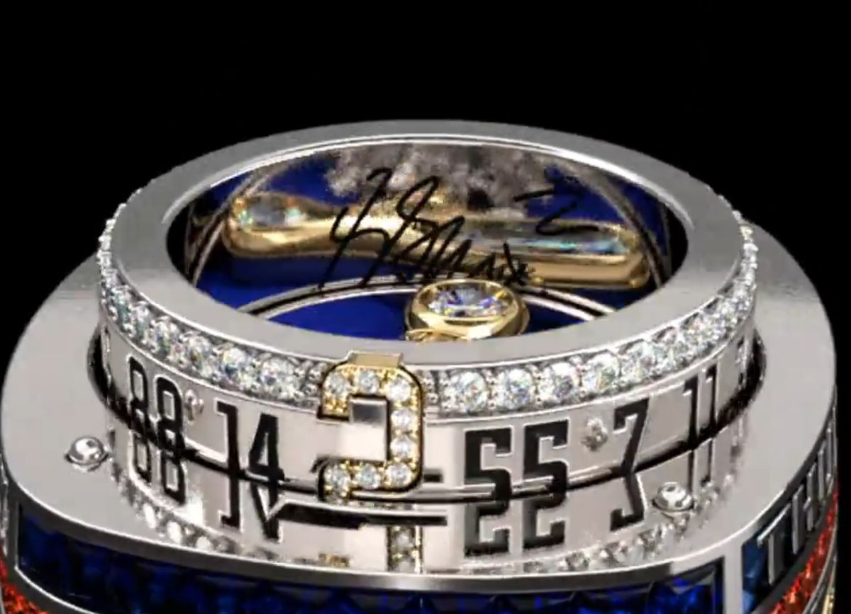 Inelul de campion care a făcut istorie în NBA: peste 800 de pietre prețioase și o dedicație ascunsă