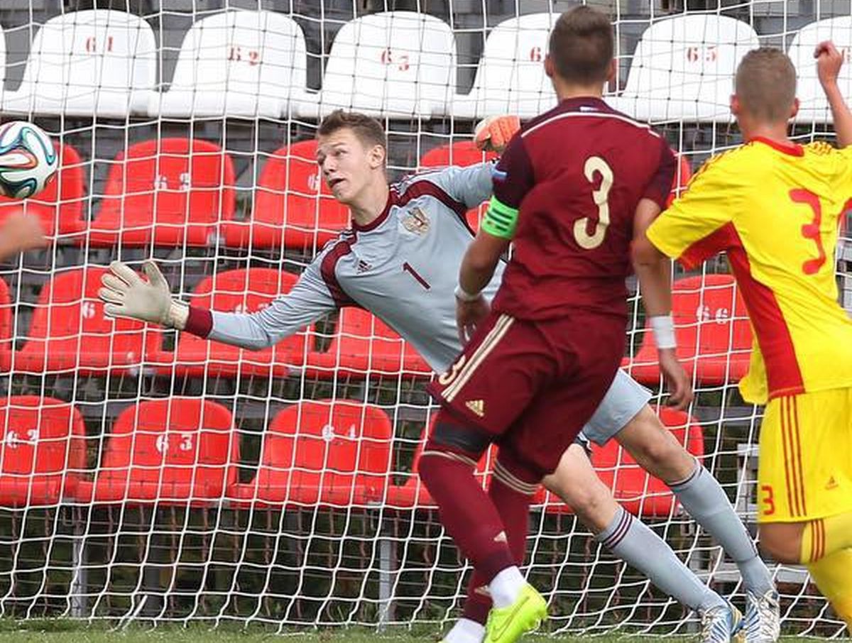 Fostul fundaș de națională s-a retras la 25 de ani și a înlocuit Liga 1 cu HoReCa: „Întâi la vase, la măturat” » Crescut de Dinamo, ofertat de FCSB și păcălit în Ucraina