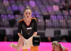 Sabrina Voinea, locul al șaptelea în finala de la bârnă la Campionatele Mondiale, după o căzătură în timpul execuției