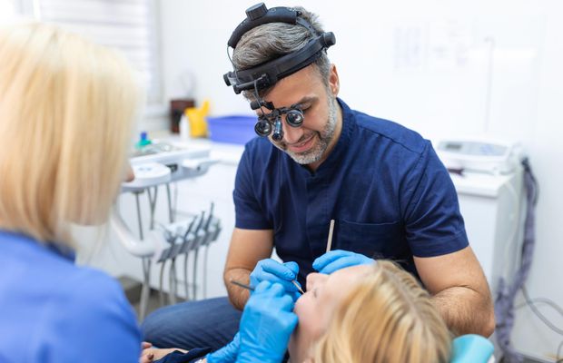 Stomatologia fără durere: cum a schimbat tehnologia experiența pacientului în cabinet