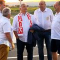 Premierul Ungariei, Viktor Orban, asistând la un meci alături de Laszlo Dioszegi / FOTO: Gazeta Sporturilor