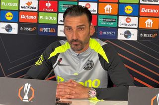 „Îmi pare rău, dar ceea ce faceți este o nebunie!” » Charalambous a răbufnit: „Pentru așa ceva poți fi dat în judecată!”