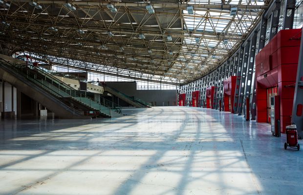 Cât de mari pot fi corturile industriale de tip hală?