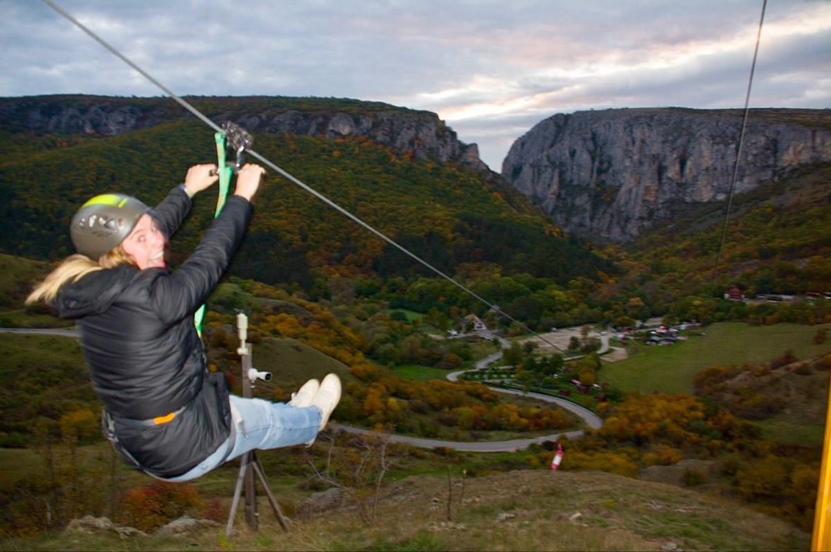A venit în România de la 7.700 de km și a rămas impresionată pe loc » Îi plac manelele și are deja o mâncare favorită: „Îi iubesc!”