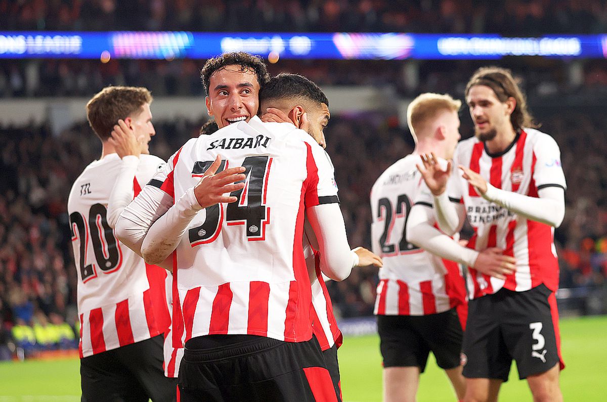 Olandezii prevăd un viitor colosal pentru PSV-ul lui Dennis Man: „Fotbal care va fi amintit decenii la rând!”